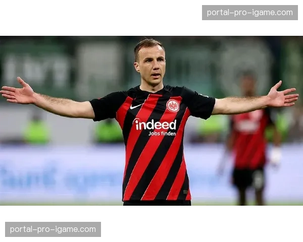 法兰克福公布大名单，核心中场格策因累计黄牌停赛