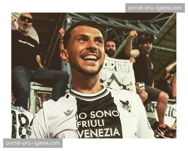 乌迪内斯中场萨马尔季奇:接受采访谈及如何训练在压迫下的第一脚出球 乌迪内斯中场萨马尔季奇:接受采访谈及如何训练在压迫下的第一脚出球